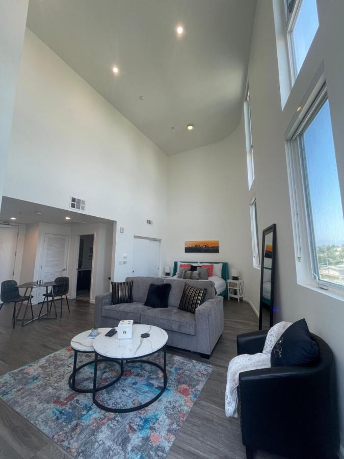 Bed & Breakfast Luxury Downtown Penthouse With Skyline Views *