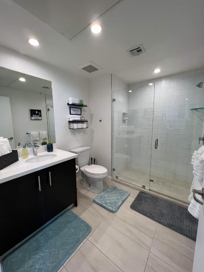 Luxury Downtown Penthouse With Skyline Views Bed & Breakfast *