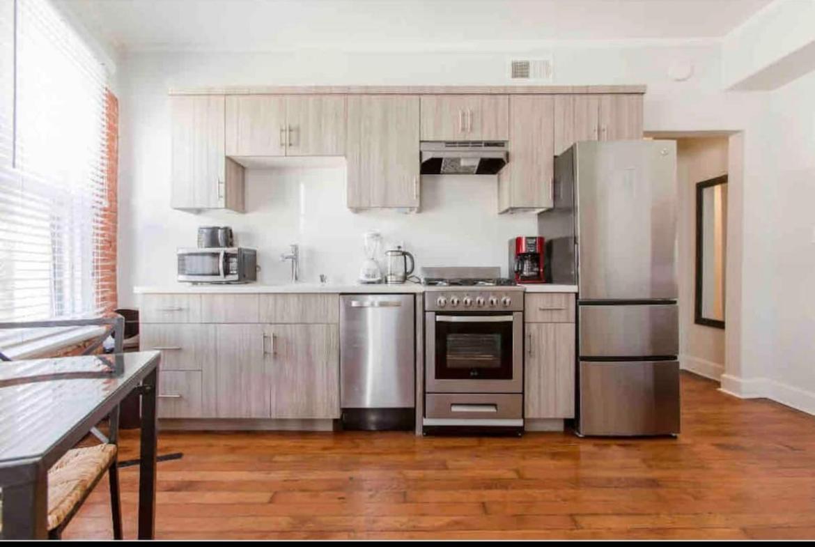2 Bedroom Unit In Hollywood Los Angeles