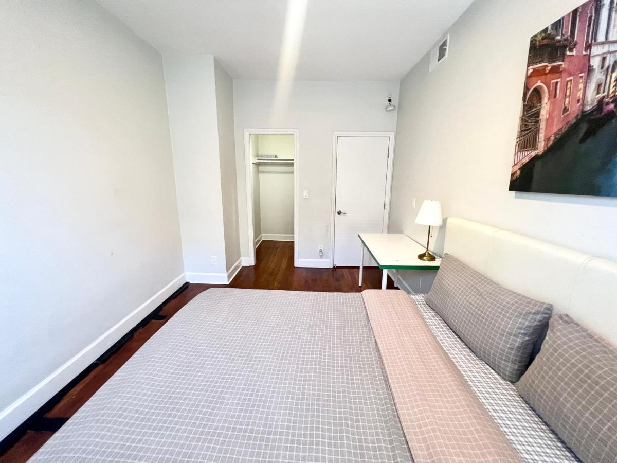 2 Bedroom Unit In Hollywood Los Angeles