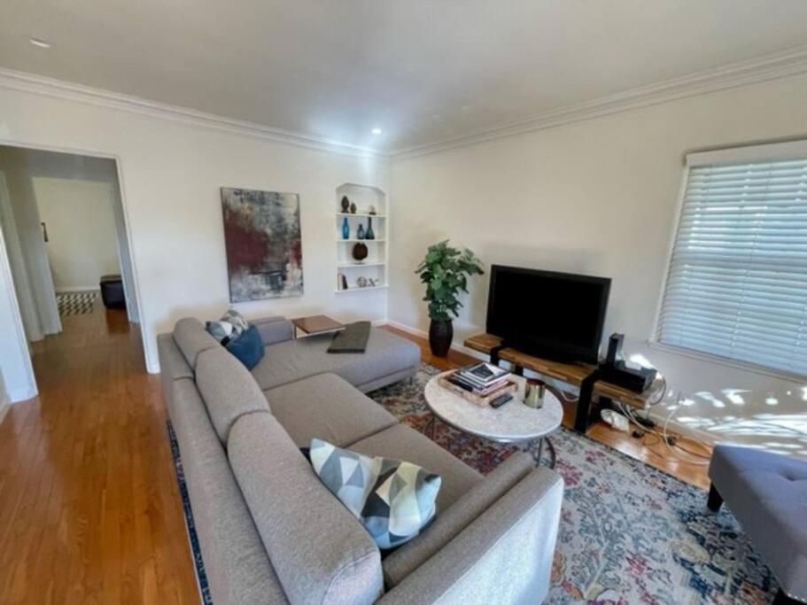 1 Bedroom House In Beverlywood/carthay Square