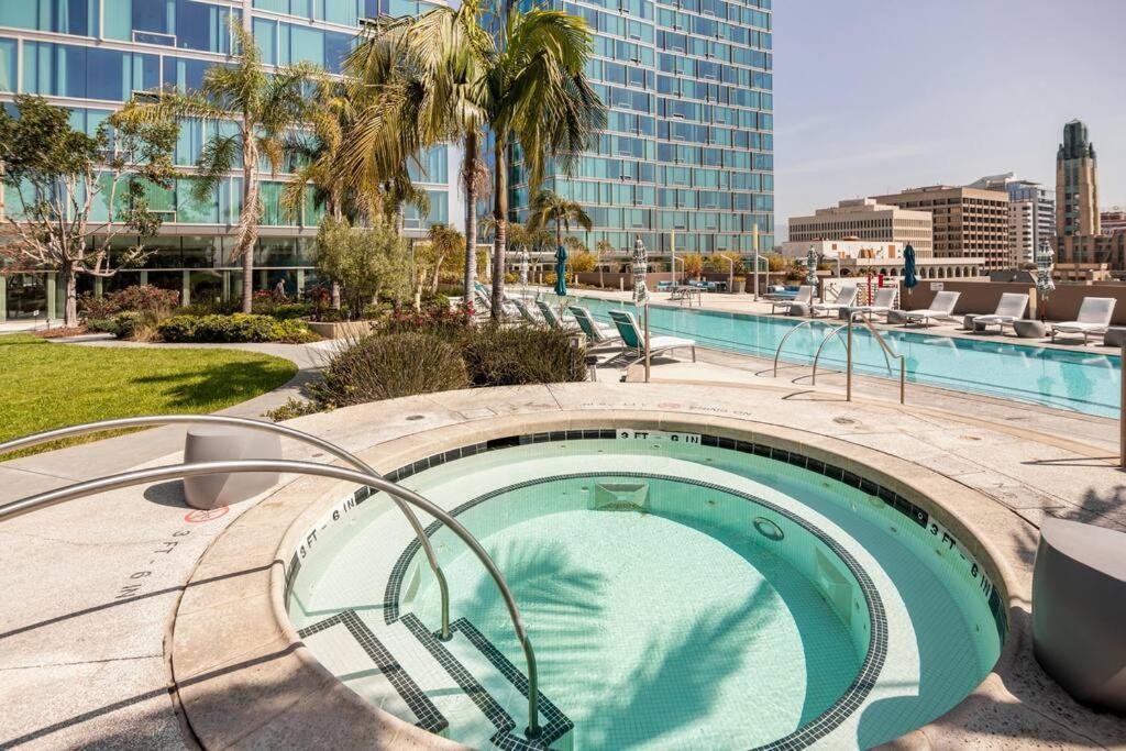 Gorgeous Luxury High Rise W/prvt Parking