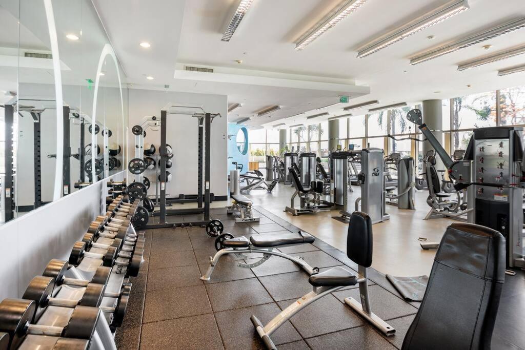 Gorgeous Luxury High Rise W/prvt Parking *