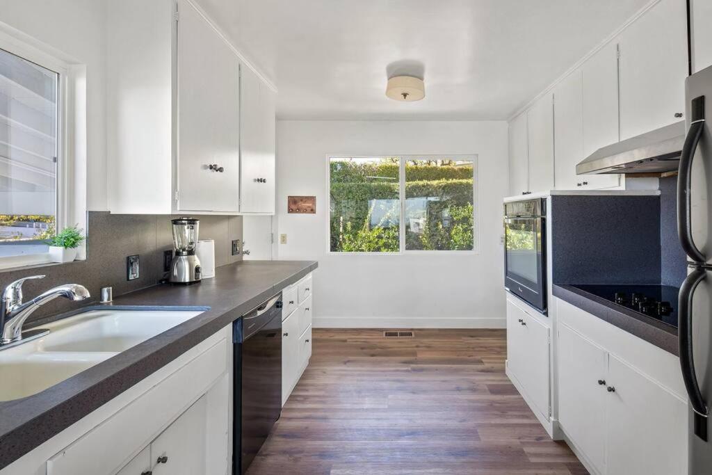 Gorgeous La Views Hollywood Hills