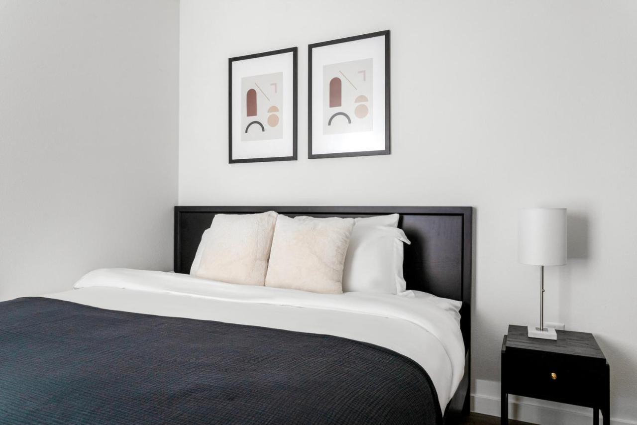 Apartment Hollywood 1br W Pool Gym Nr Coffee Shops Lax-1112 Los Angeles