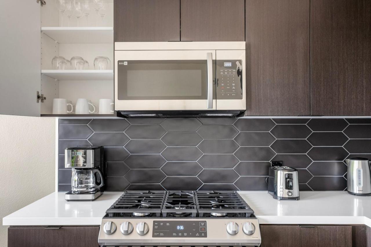 Hollywood 1br W Pool Gym Nr Coffee Shops Lax-1112 *