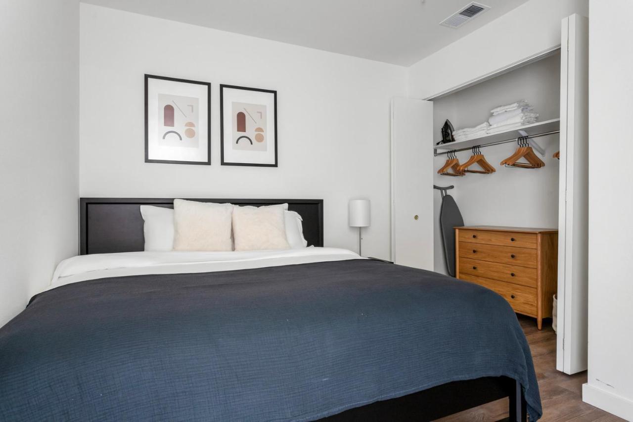 Apartment Hollywood 1br W Pool Gym Nr Coffee Shops Lax-1112 Los Angeles
