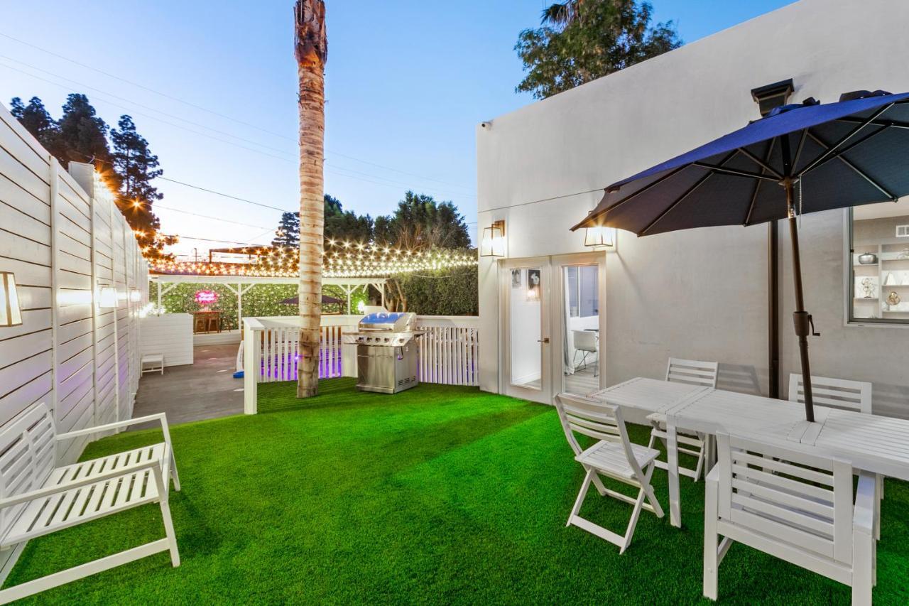 Contemporary With Pool Sleeps 10 *