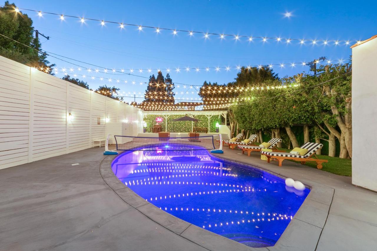 Contemporary With Pool Sleeps 10 Los Angeles