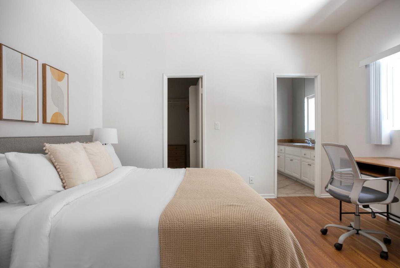 Apartment Beverly Hills 1br W Gym Pool Nr Bars Shops Lax-1119