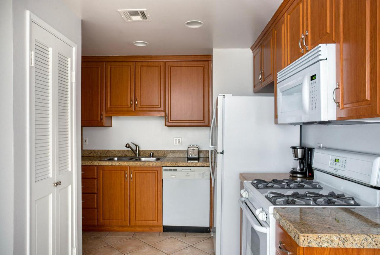 Apartment Beverly Hills 1br W Gym Pool Nr Bars Shops Lax-1119 Los Angeles