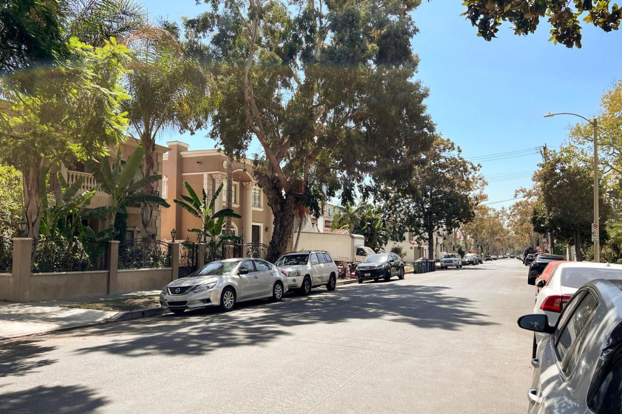 Beverly Hills 1br W Gym Pool Nr Bars Shops Lax-1119 * Los Angeles