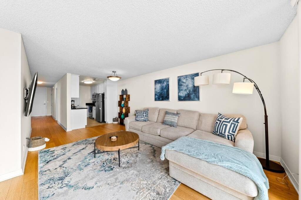 Smoky Quartz -marina View Spacious 3br Near Yacht Club Apartment Los Angeles