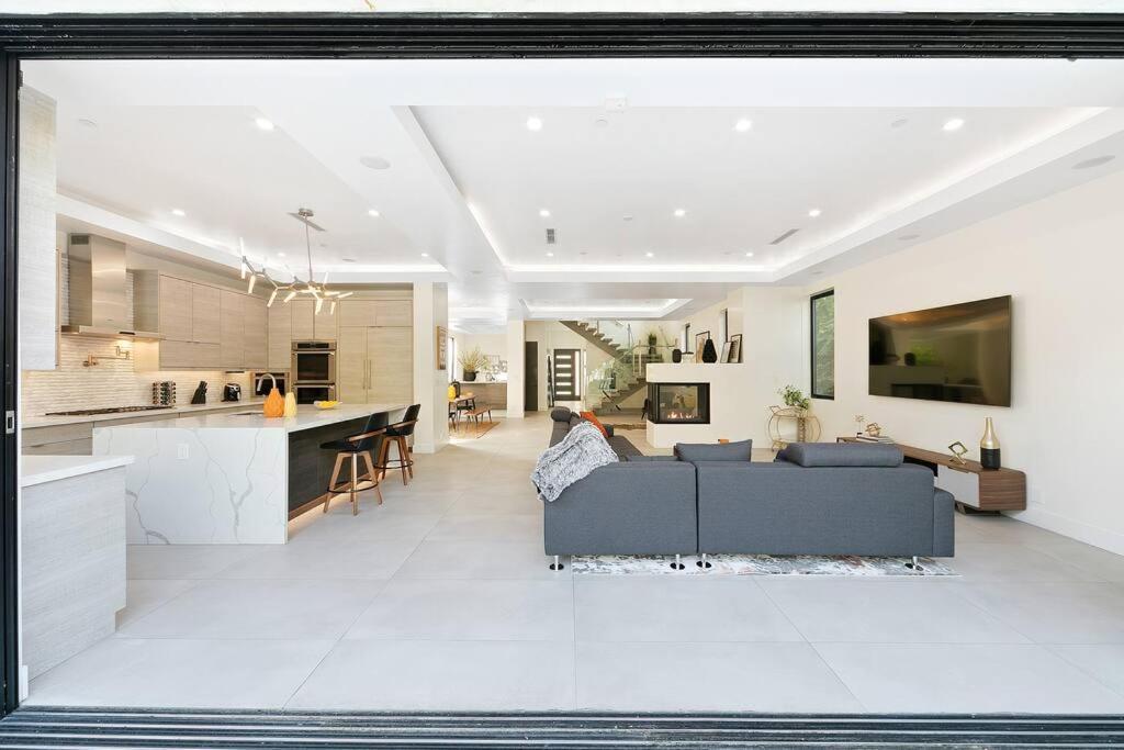 Beverly Hills Lux W. Pool, Rooftop & Parking