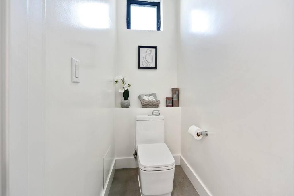 Beverly Hills Lux W. Pool, Rooftop & Parking * Los Angeles