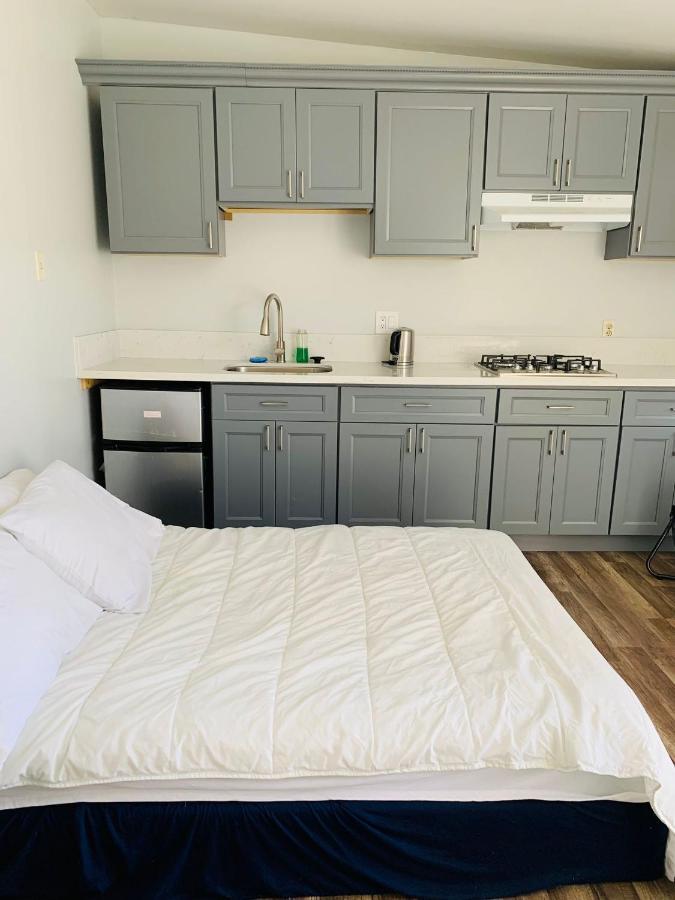 Hollywood's Homes For The Soul * Los Angeles