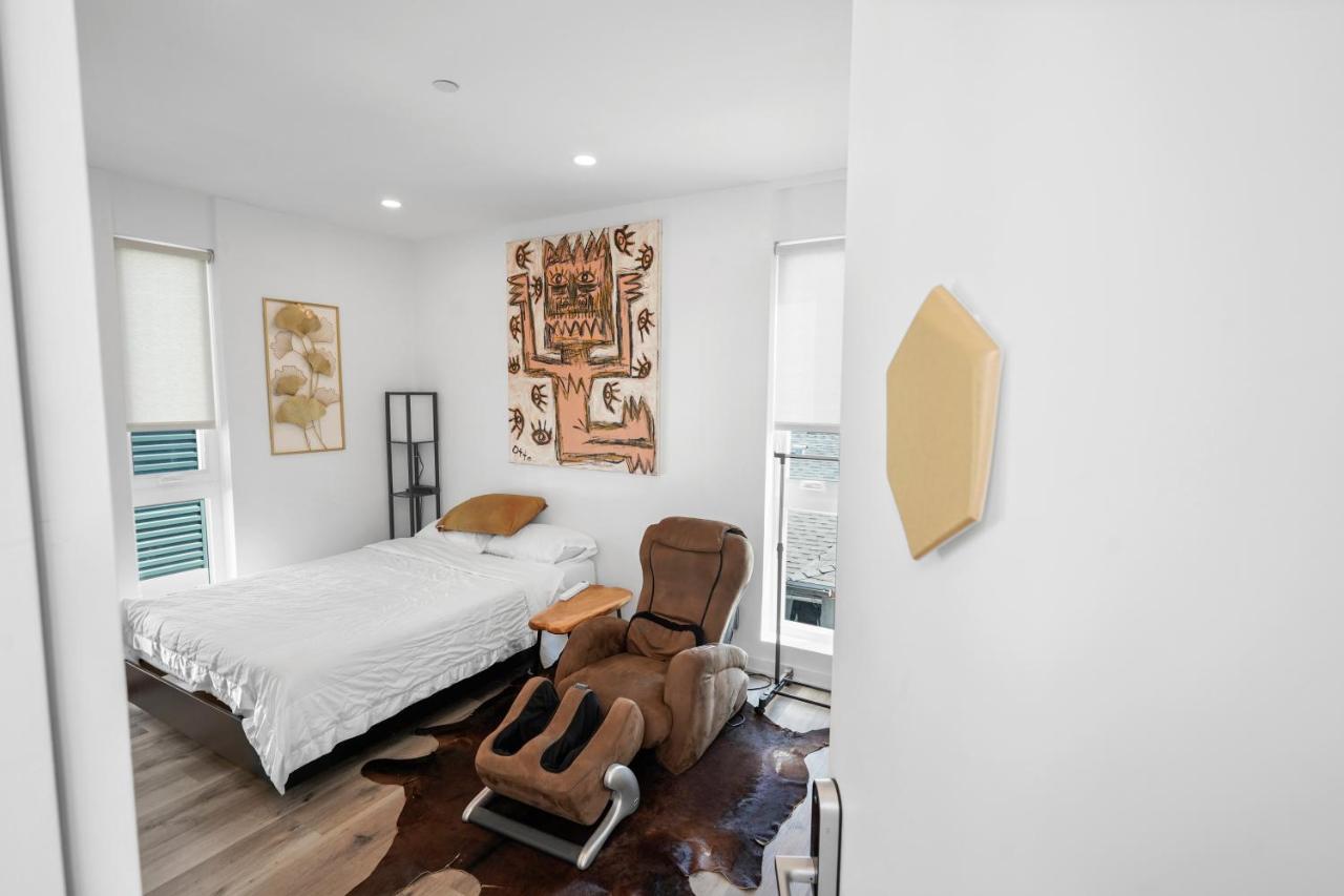 Bed & Breakfast Eye-opening And Ultra-secure Luxury Hollywood