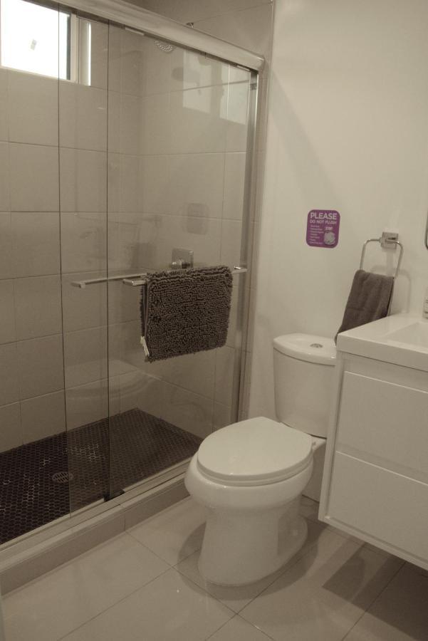 R&r Suites Los Angeles