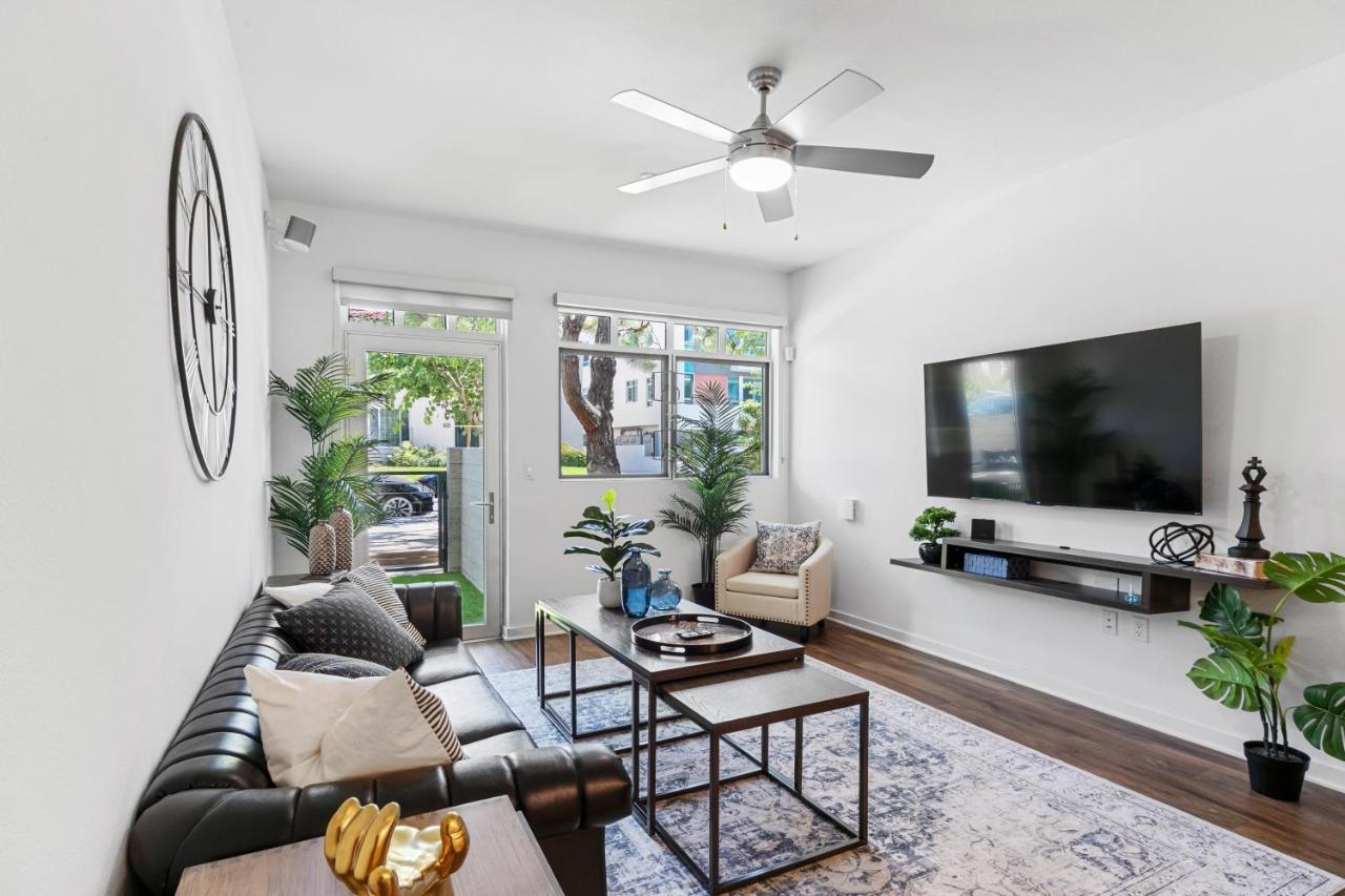 Aparthotel Beverly Grove Chic Oasis 2 Bedroom With Den 138 *