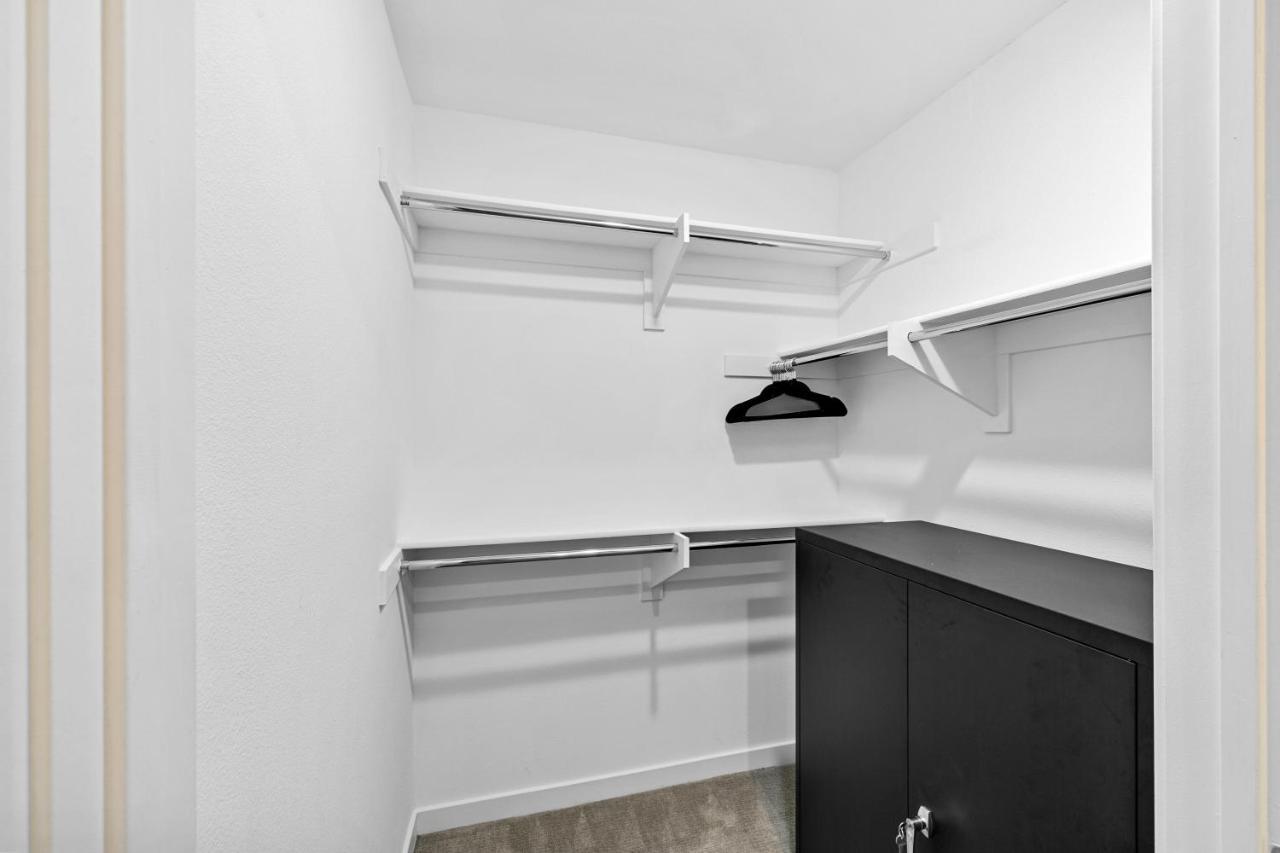 Beverly Grove Chic Oasis 2 Bedroom With Den 138 Los Angeles