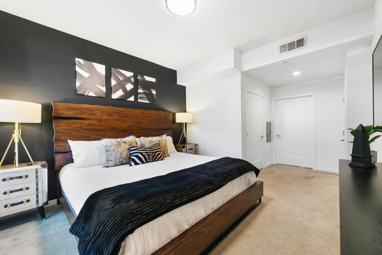 Beverly Grove Chic Oasis 2 Bedroom With Den 138
