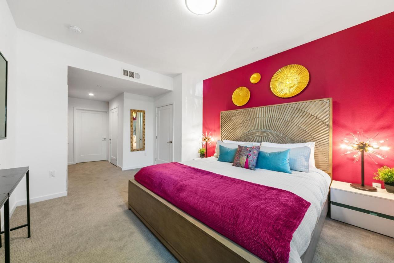 Fairfax District Chic Oasis 2 Bedroom With Den 136 * Los Angeles