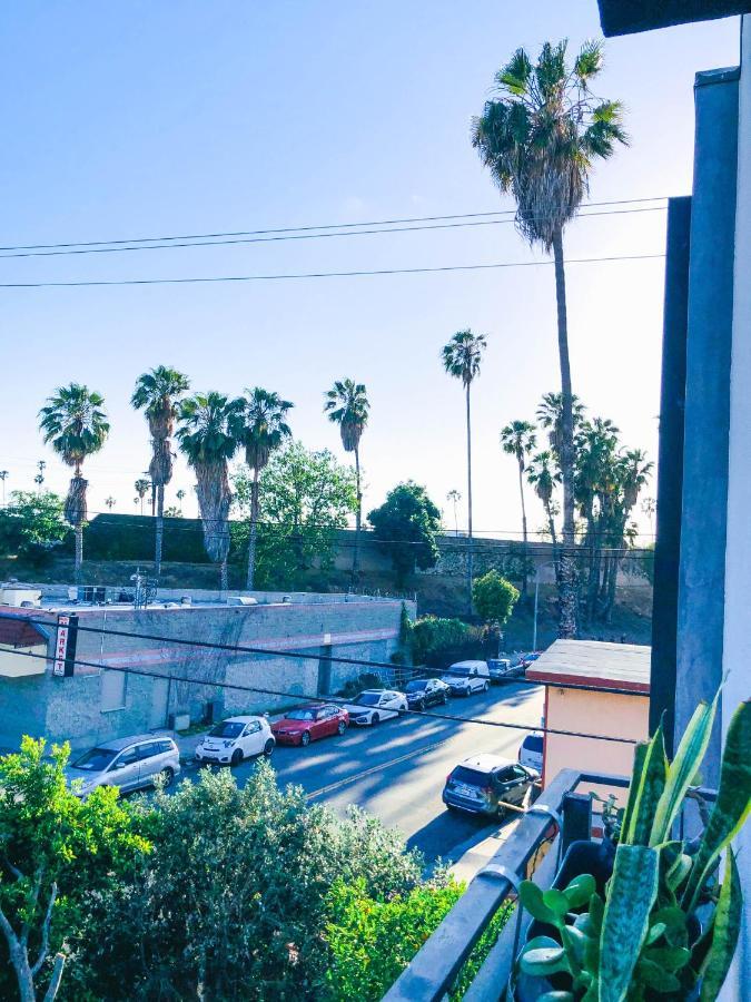 Cozy Chamber 3 Bedroom Hollywood Townhouse