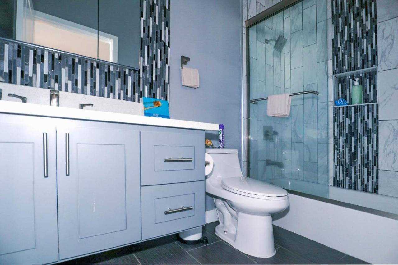 Lucky Charm 4 Bedroom Mid-city Holiday home *