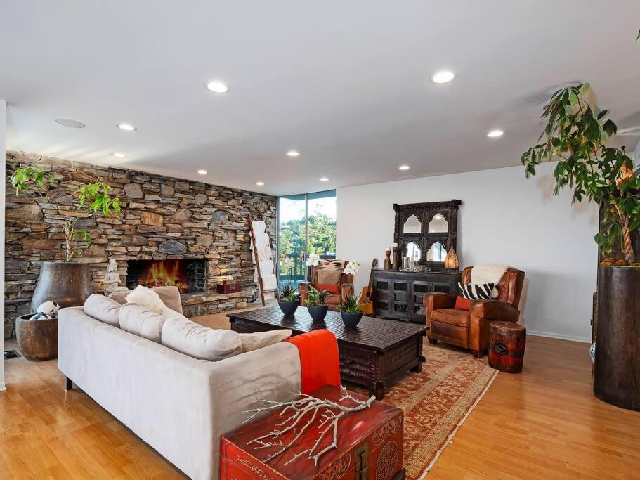 Mulholland Hills Retreat W/best Views In La Holiday home Los Angeles