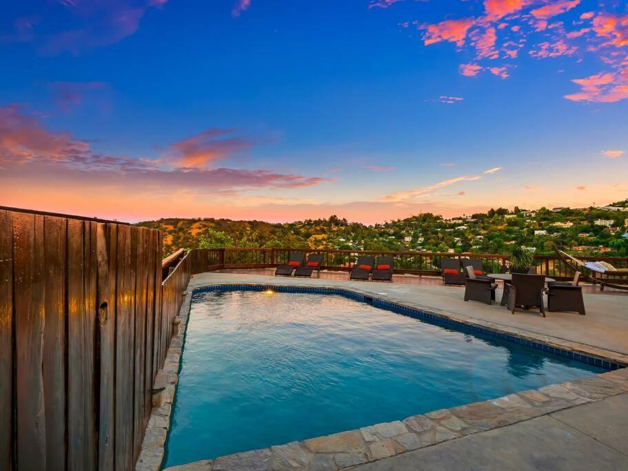 Mulholland Hills Retreat W/best Views In La Holiday home