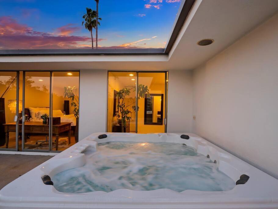 Mulholland Hills Retreat W/best Views In La