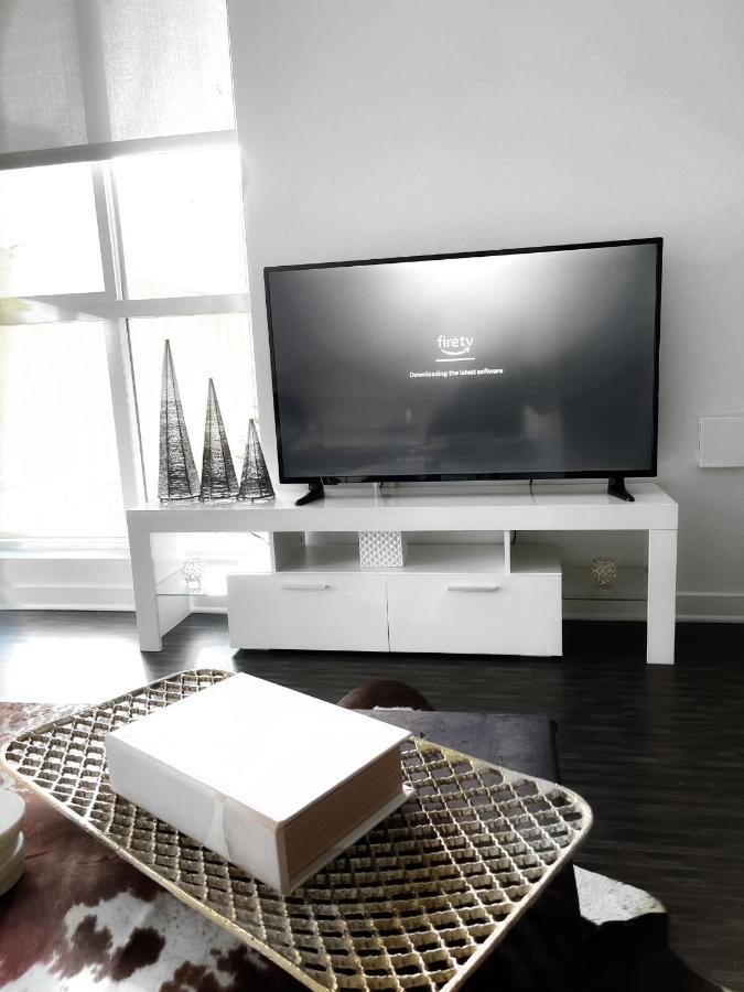 Dtla Luxury With Pool, Gym, Work Pods & Conference Los Angeles