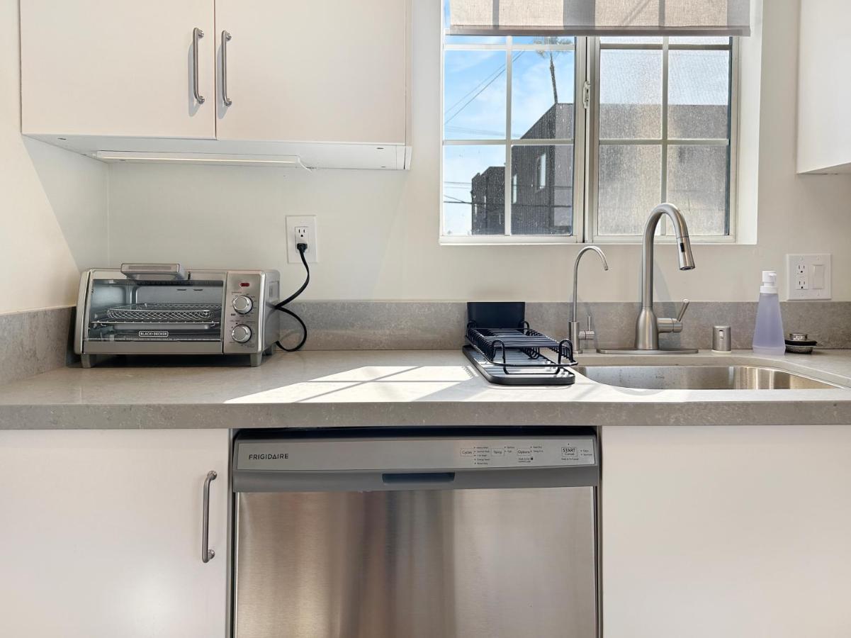 Digital Nomads Haven Fast Wi-fi And Comfortable Apartment Los Angeles