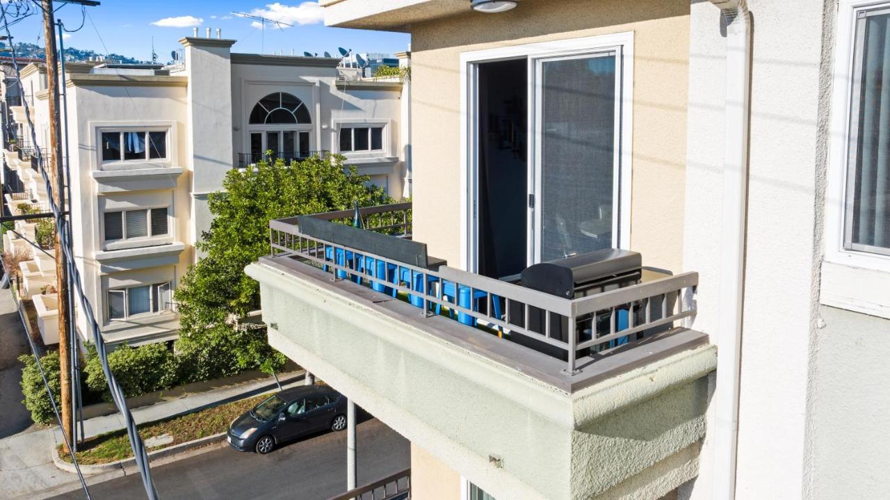 Beverly Hills Penthouse 2 Bedroom With Parking 407