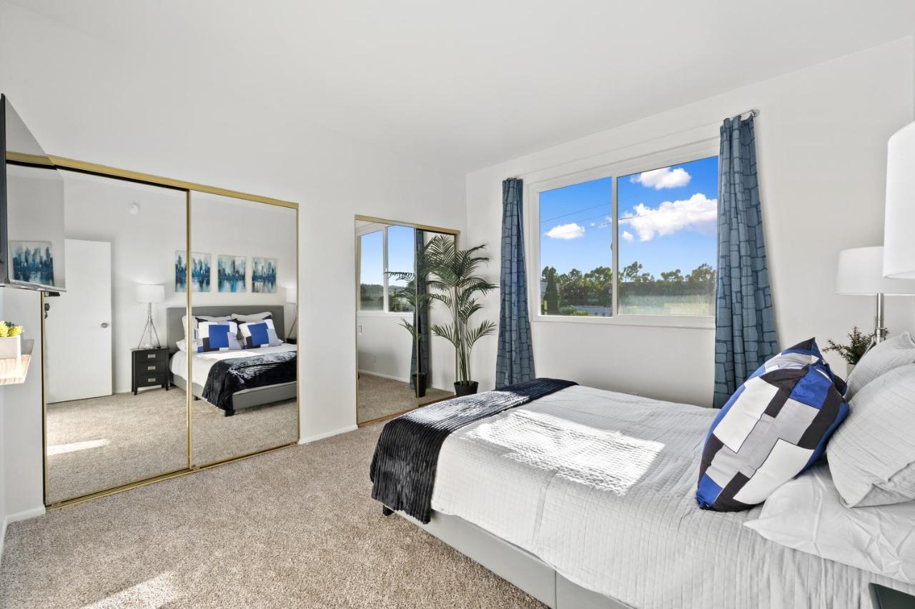 Beverly Hills Penthouse 2 Bedroom With Parking 407