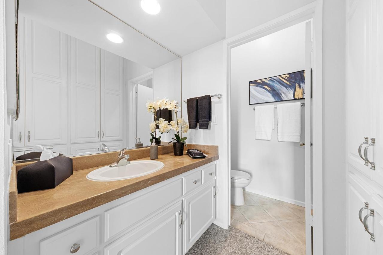 Aparthotel Beverly Hills Penthouse 2 Bedroom With Parking 407 *