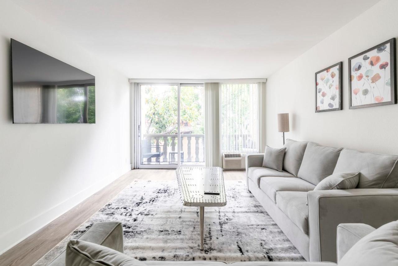 New Luxury Weho Boys Town *