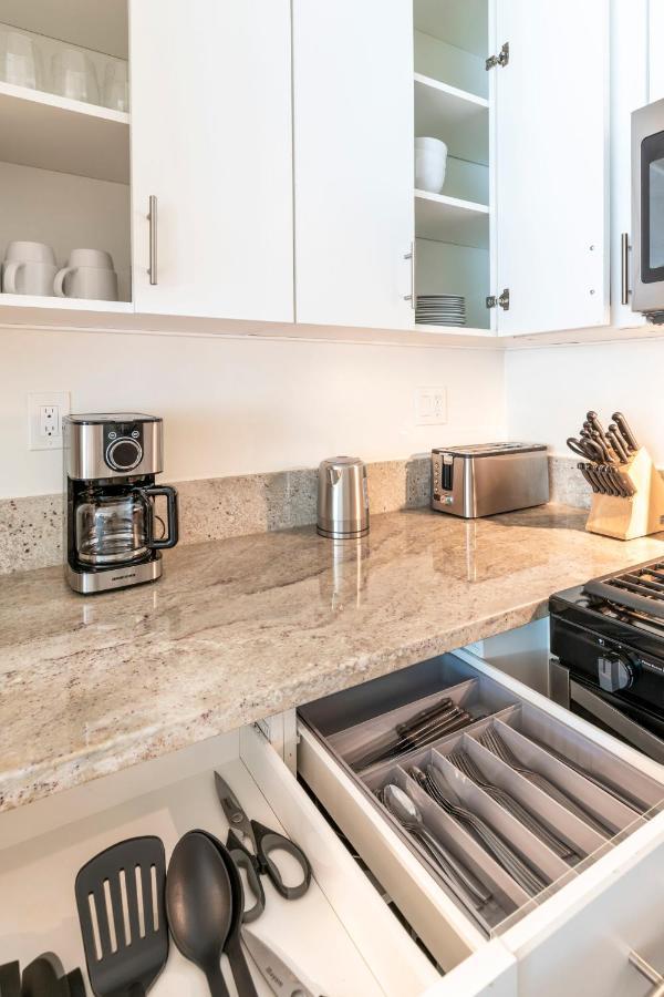 New Luxury Weho Boys Town *