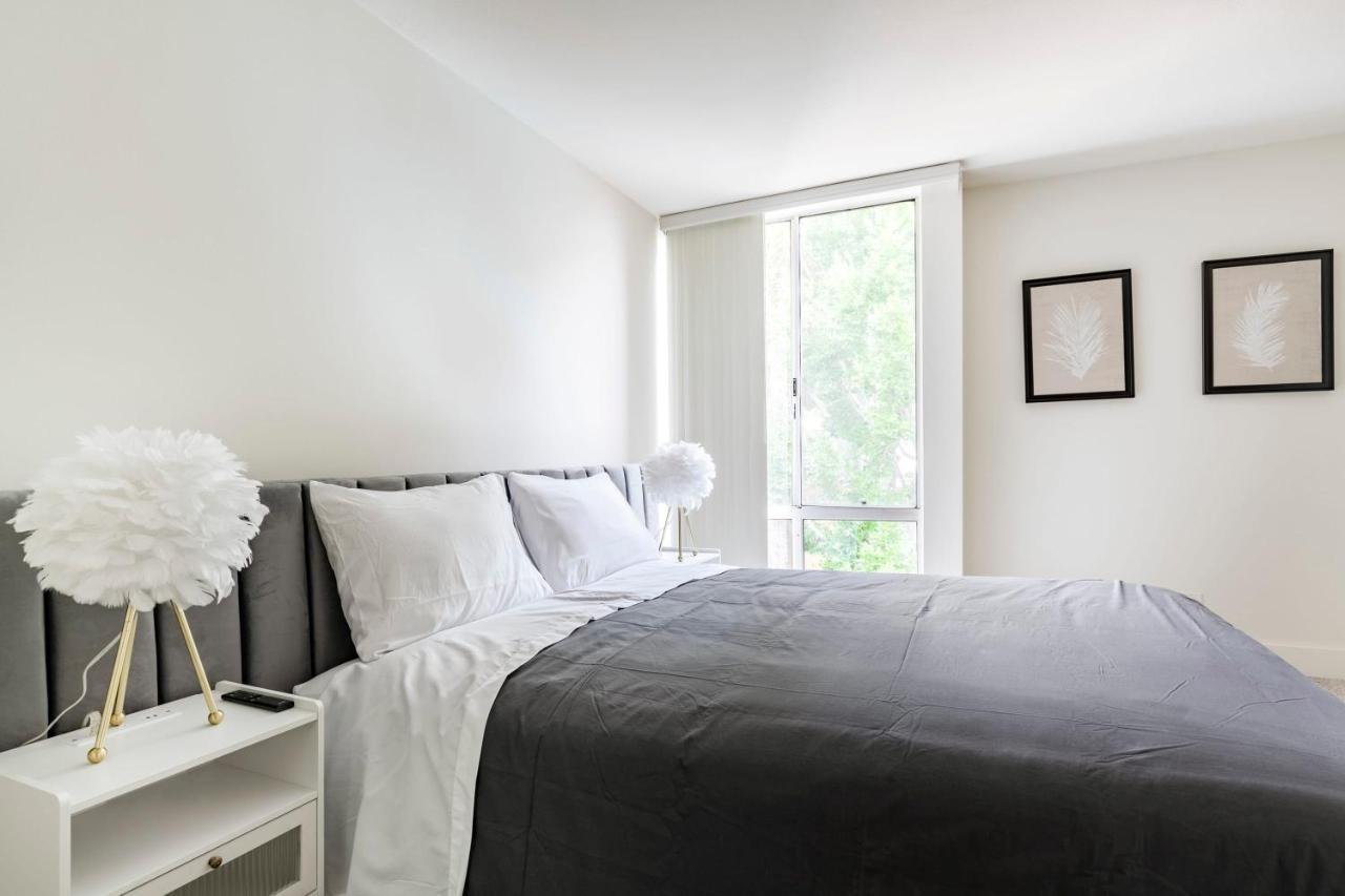 New Luxury Weho Boys Town