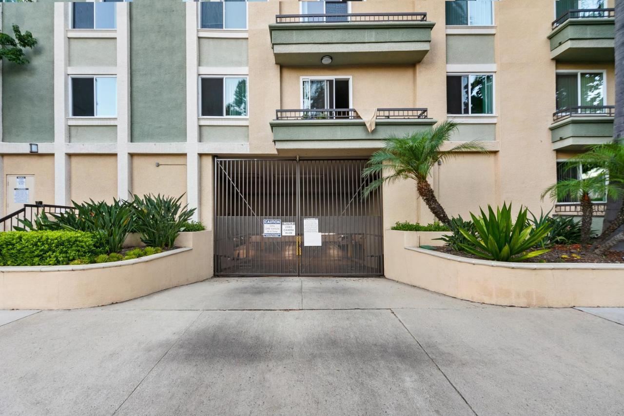 Beverly Hills Chic 2 Bed 2bath With Patio And Parking 309 Los Angeles