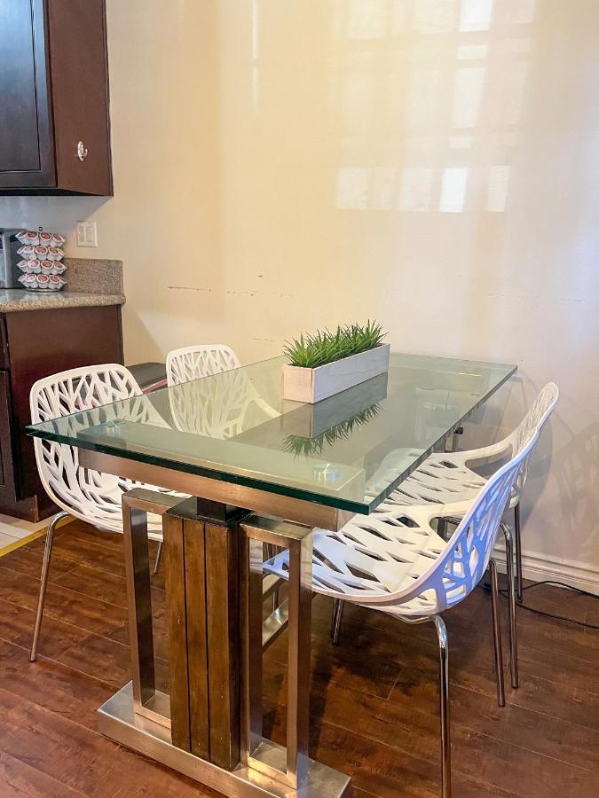 Centrally Located Ucla Apartment Los Angeles