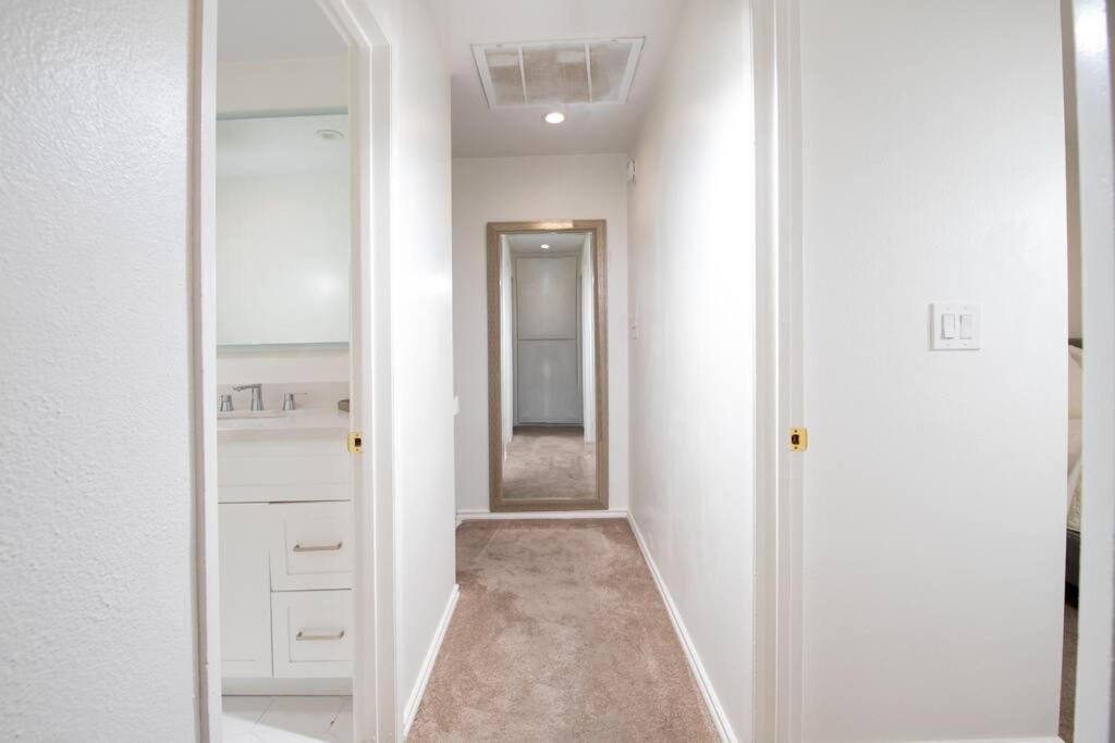 Brand New Remodeled 3 Bedroom In Reseda Apartment *