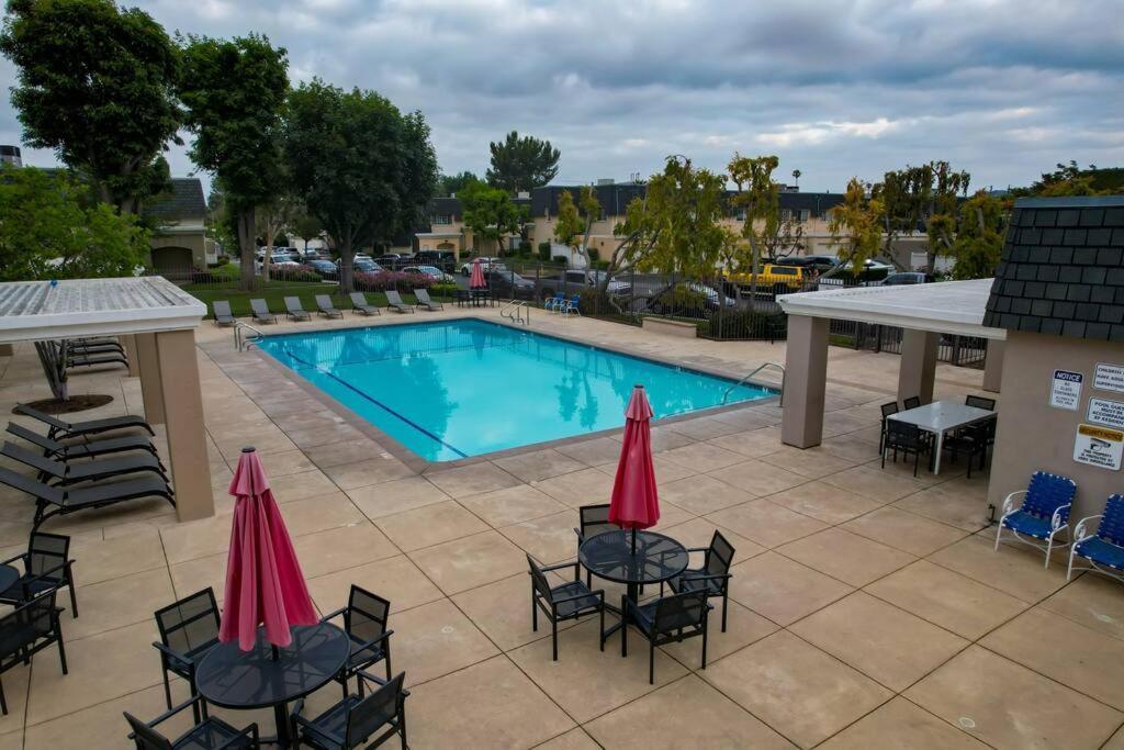 Brand New Remodeled 3 Bedroom In Reseda