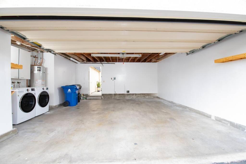 Apartment Brand New Remodeled 3 Bedroom In Reseda *