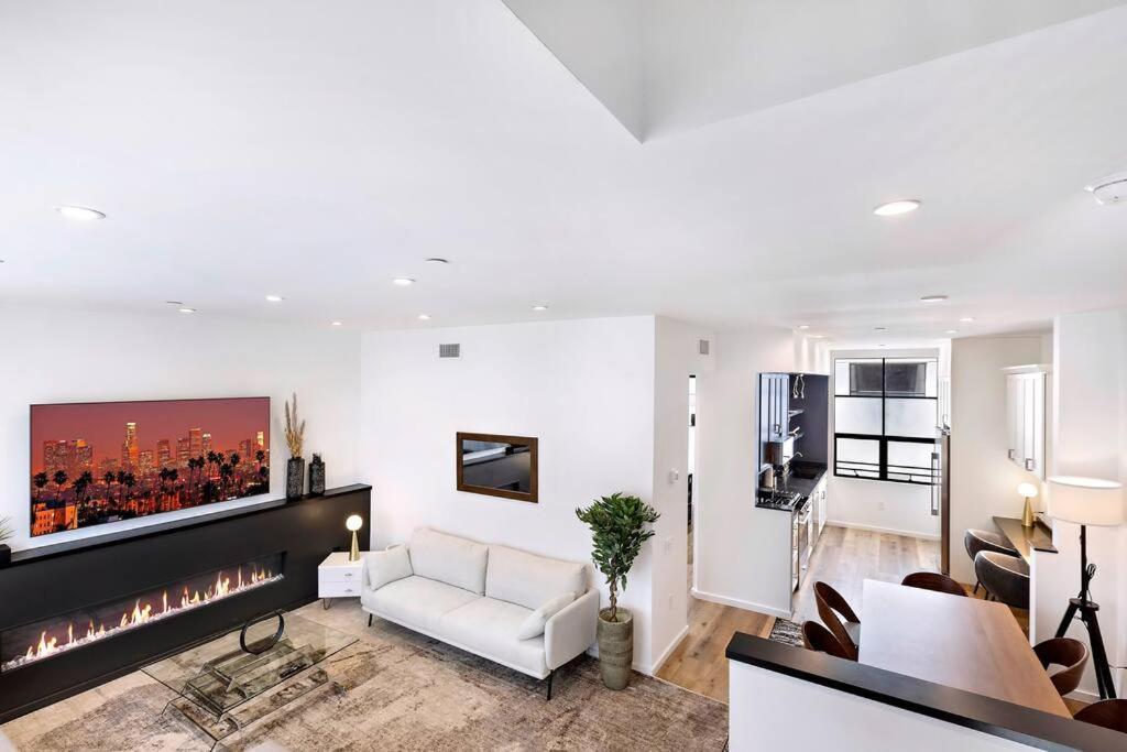 4br Modern & Spacious Townhouse W/ Free Parking Apartment *