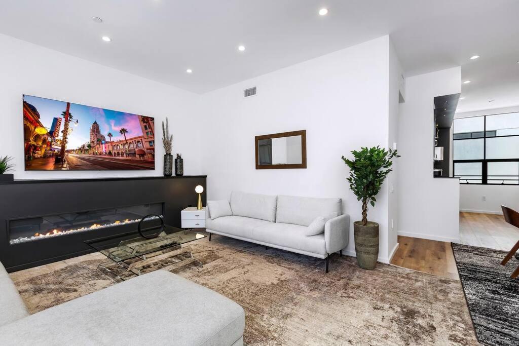 Apartment 4br Modern & Spacious Townhouse W/ Free Parking Los Angeles