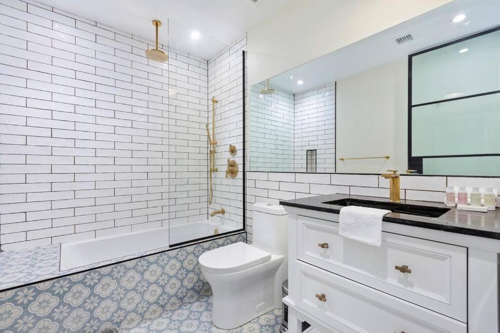 4br Modern & Spacious Townhouse W/ Free Parking Los Angeles