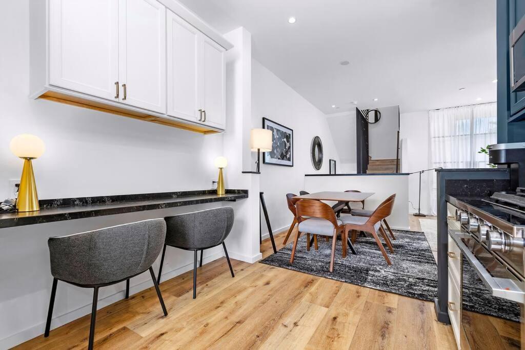 4br Modern & Spacious Townhouse W/ Free Parking Apartment Los Angeles
