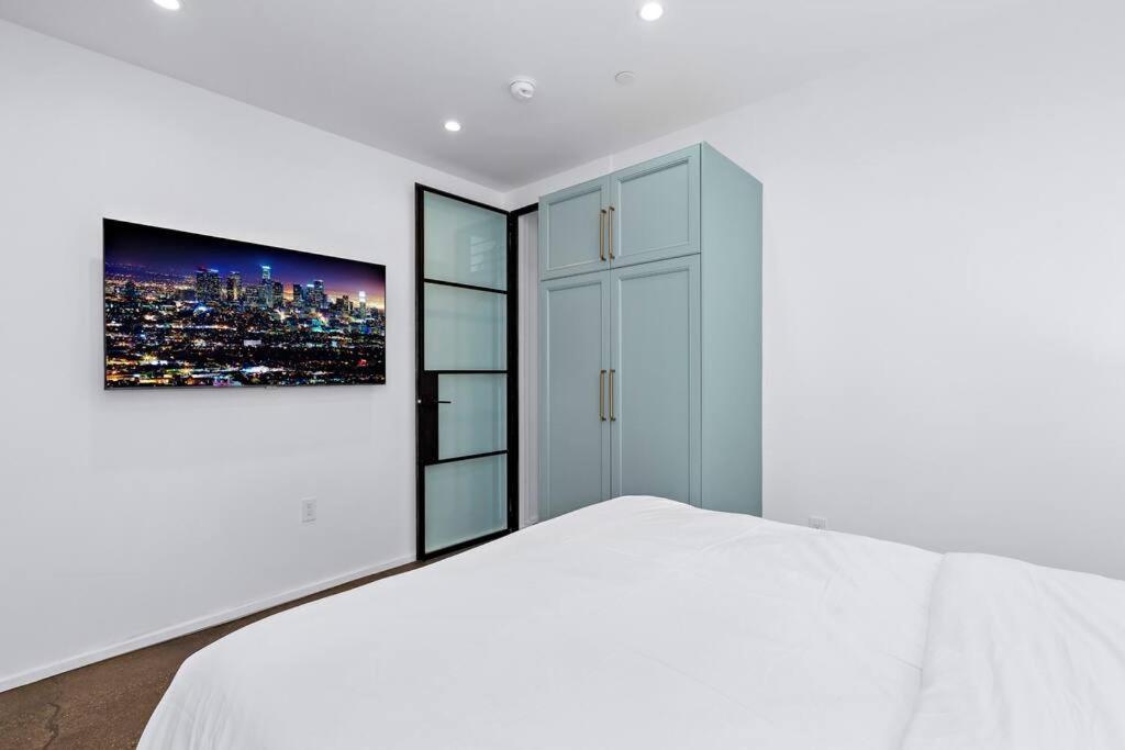 4br Modern & Spacious Townhouse W/ Free Parking Apartment *