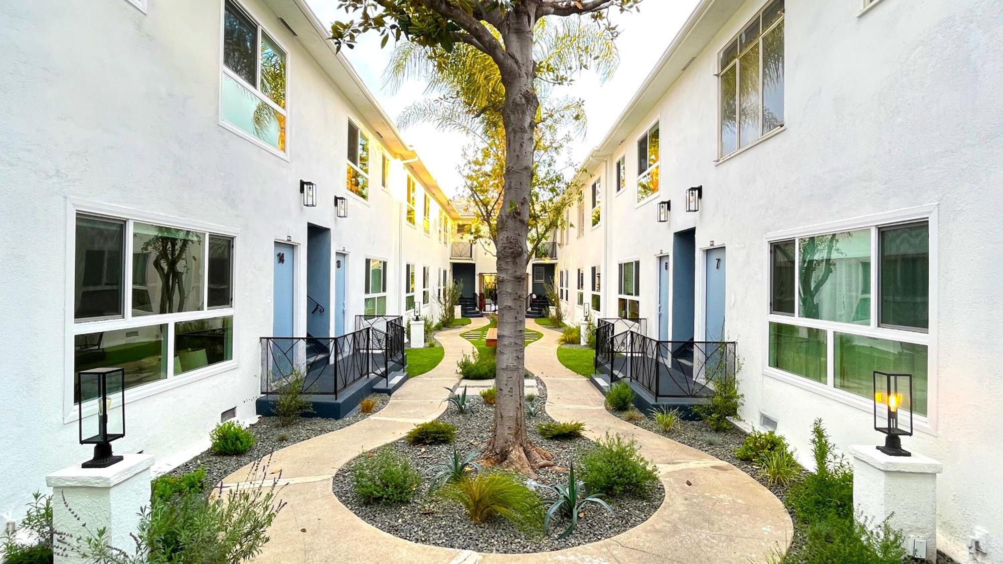 Hollywood/thai Town Courtyard Apartment Los Angeles